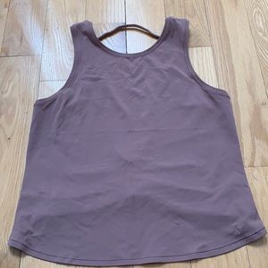 Lululemon tank with back detail